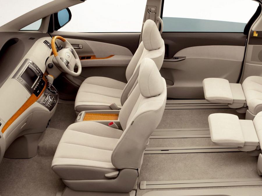  Toyota Estima 2008 года  (фото 3 из 5)